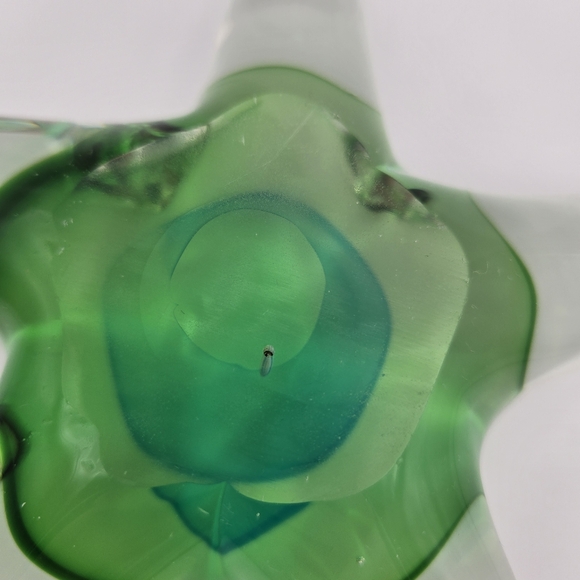 Hand Blown Starfish Glass Paperweight Green Clear Thick Heavy 2.6lb - Picture 12 of 16
